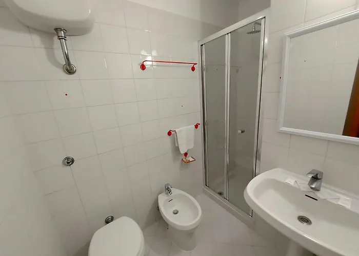 Otel Mgh Giorgi 2*